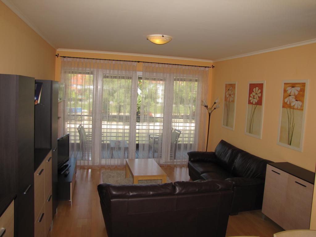 Dunalux Apartman Γκιόρ Δωμάτιο φωτογραφία