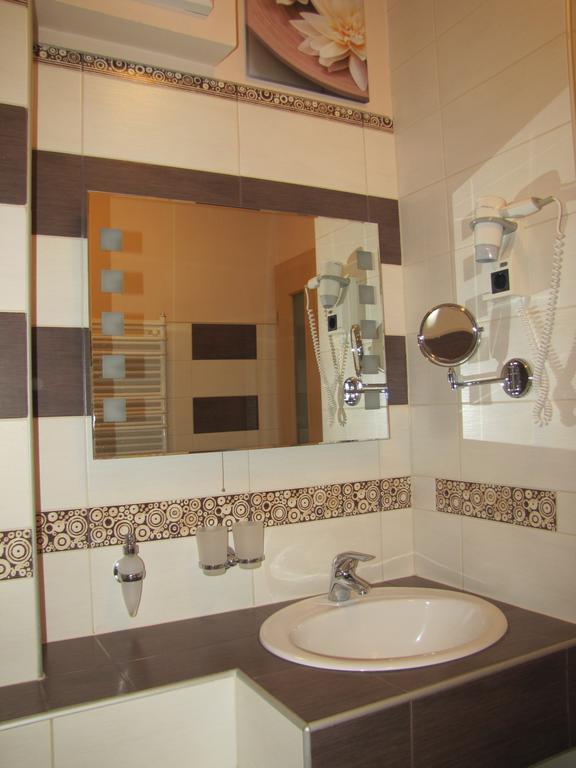 Dunalux Apartman Γκιόρ Δωμάτιο φωτογραφία