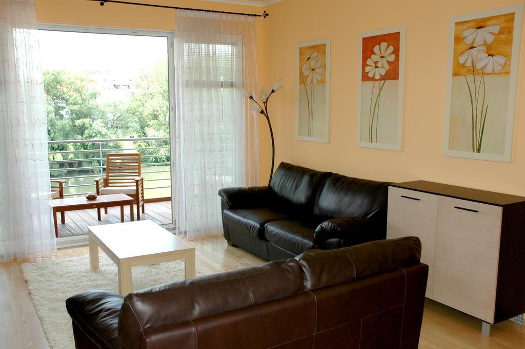 Dunalux Apartman Γκιόρ Εξωτερικό φωτογραφία